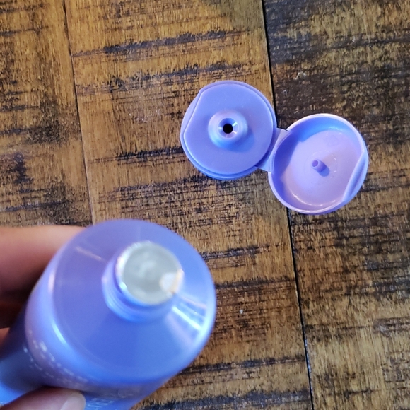 Ultra Violet Brightening Purple Clay Mask - Picture 5 of 5